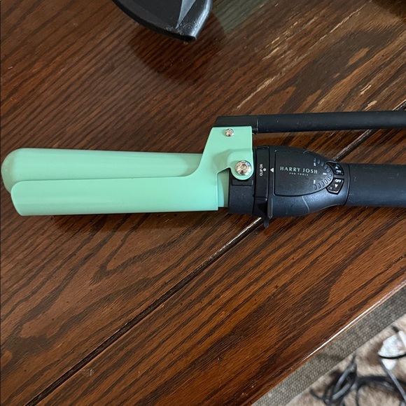 Harry Josh Pro Tools Mint Green Hair Dryer and Curling Iron Set - Picture 3 of 6